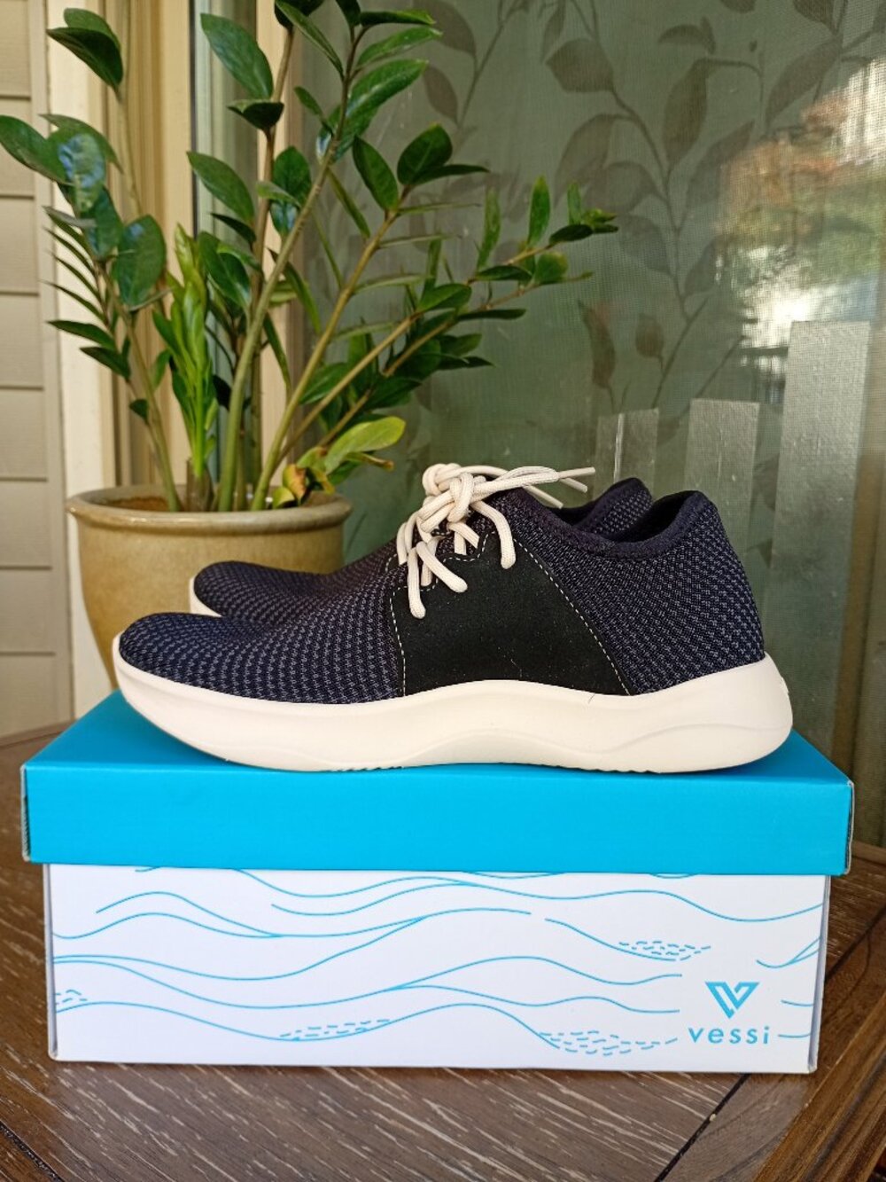 VESSI Everyday Sneakers Midnight Black Women's 8 New in Box